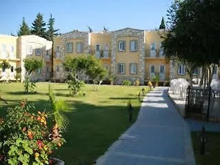 Parilti Hotel 2*